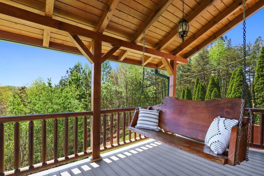 Sky High Lodge By Bk Stays. Large Cabin. Amazing Views. Game Room. Jacuzzi. Six Bedrooms. Sleeps 12 Blue Ridge Buitenkant foto